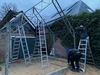 Van tralieliggers zijn spanten gemaakt met dezelfde helling als de schuur